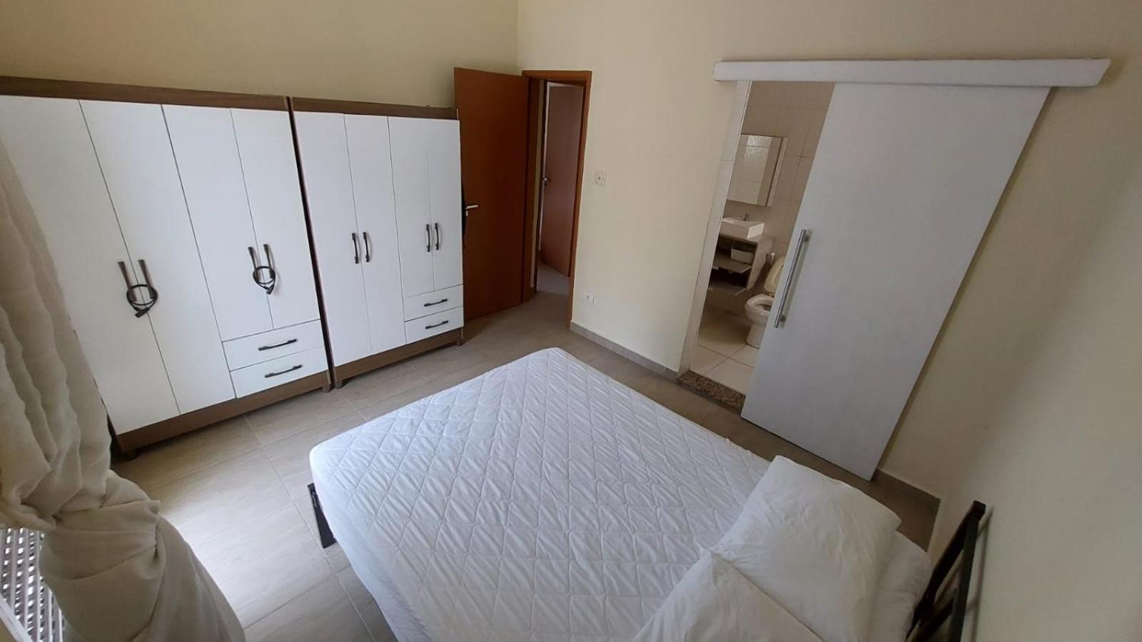 Apartment Amplo Com